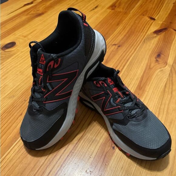 New Balance 410 V7 Mens Sz 9 US Gray Red Running Shoes Sneakers main image 11